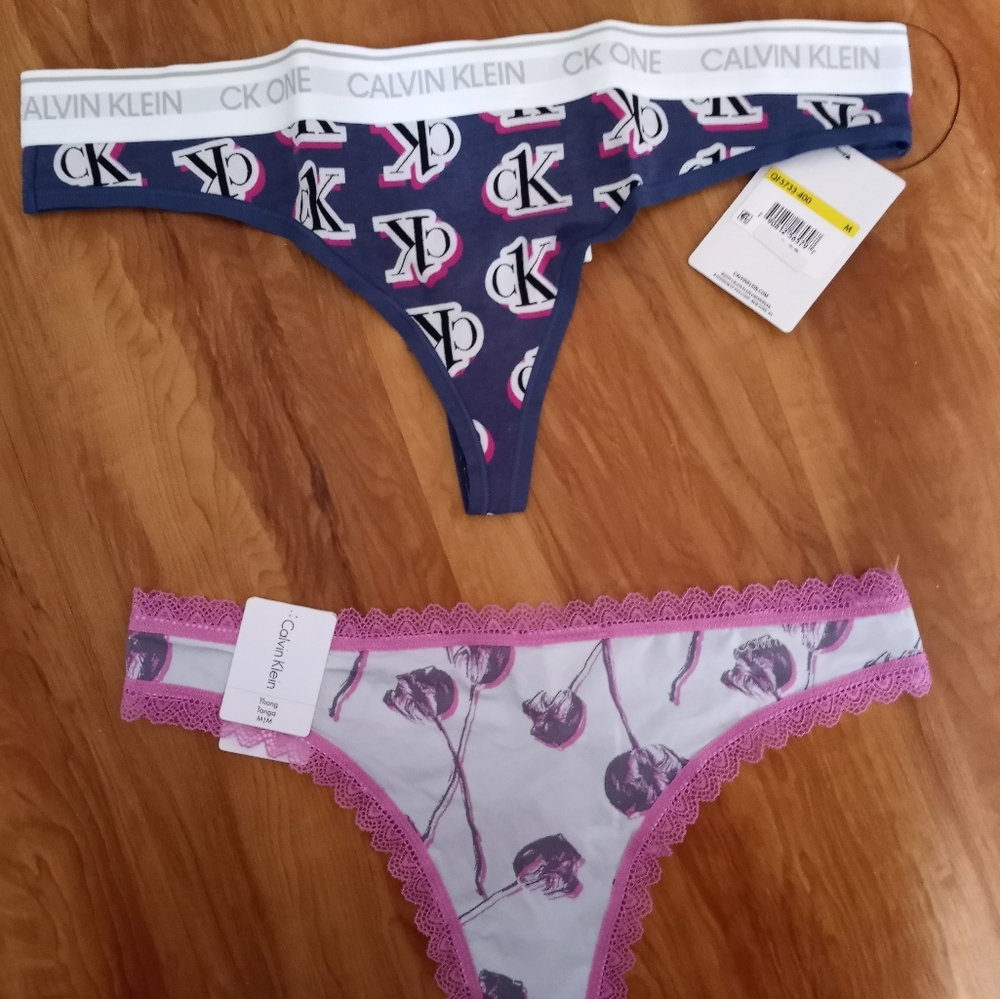 Calvin Klein Medium Thongs Bundle - Picture 2 of 9